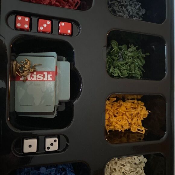 Hasbro Gaming B7404 Risk Board Game 2003 - Picture 2 of 5